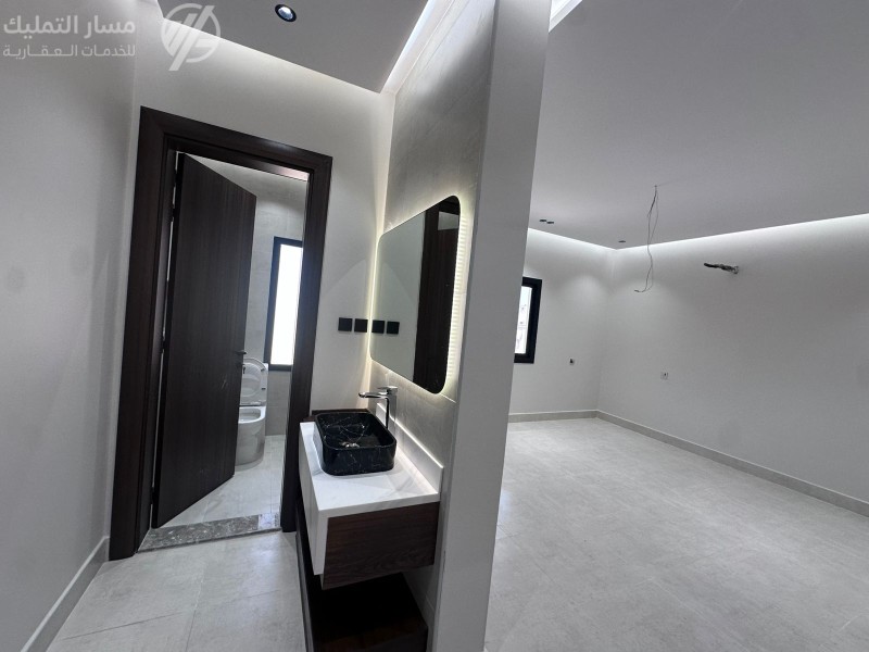 Photo by Daniel J. Schwarz